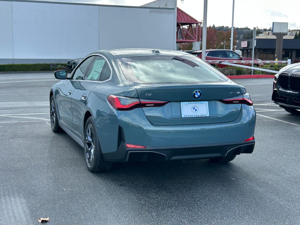 Thumbnail: 2025 BMW i4 - 3