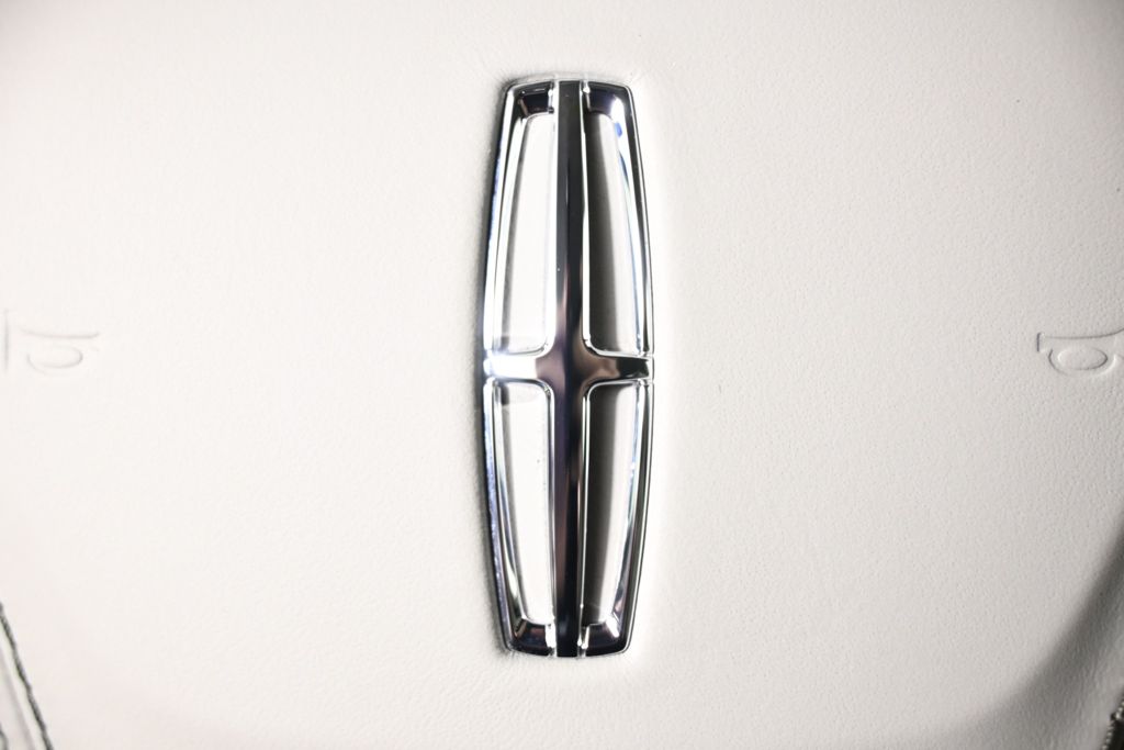 New 2026 White Lincoln Reserve image 37