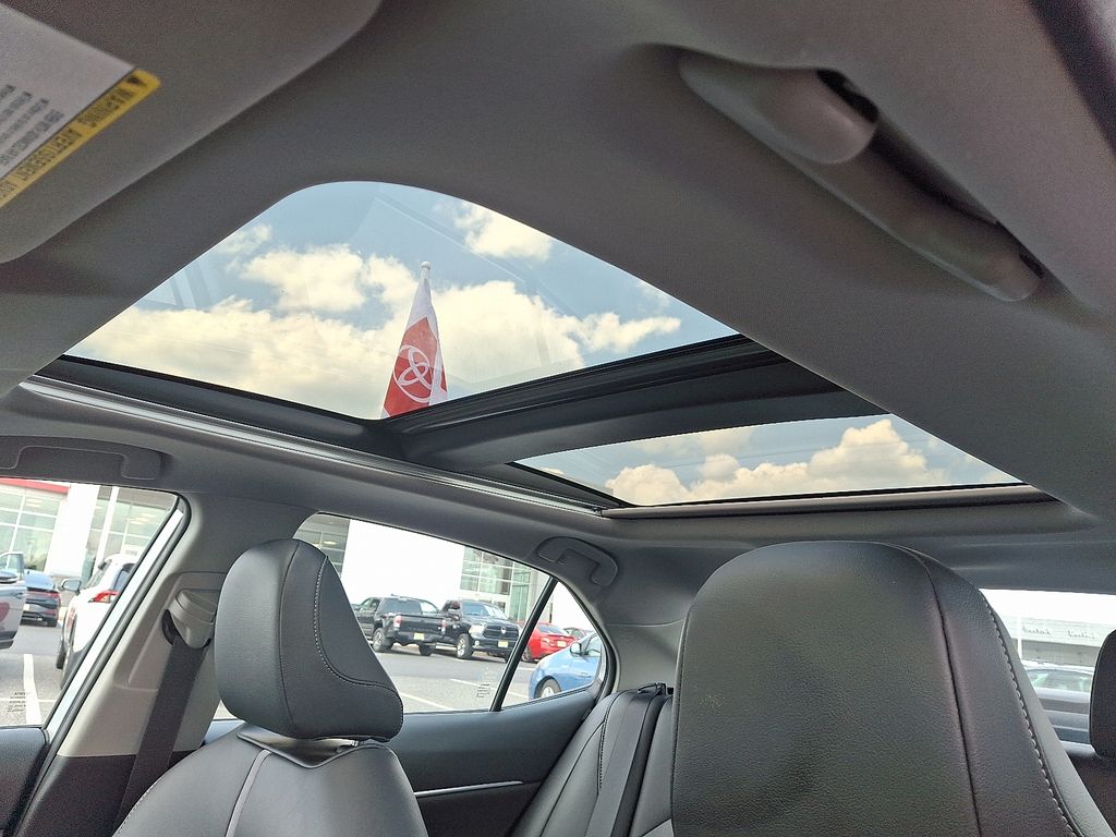 Thumbnail: 2020 Toyota Camry - 14