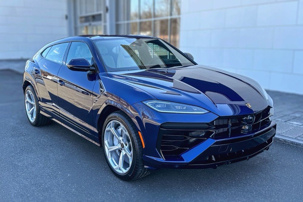 Blu Astraeus Metallic 2026 Lamborghini Urus SUV / Crossover All-Wheel Drive 8-Speed Automatic