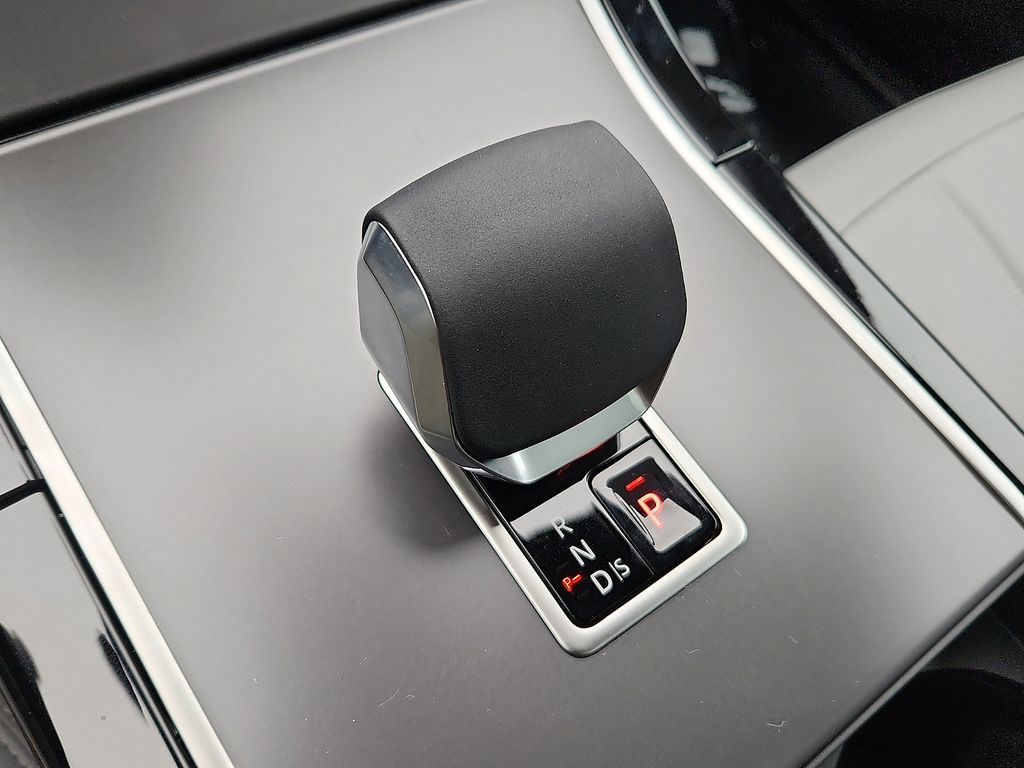 Thumbnail: 2026 Land Rover Range Rover Evoque - 7