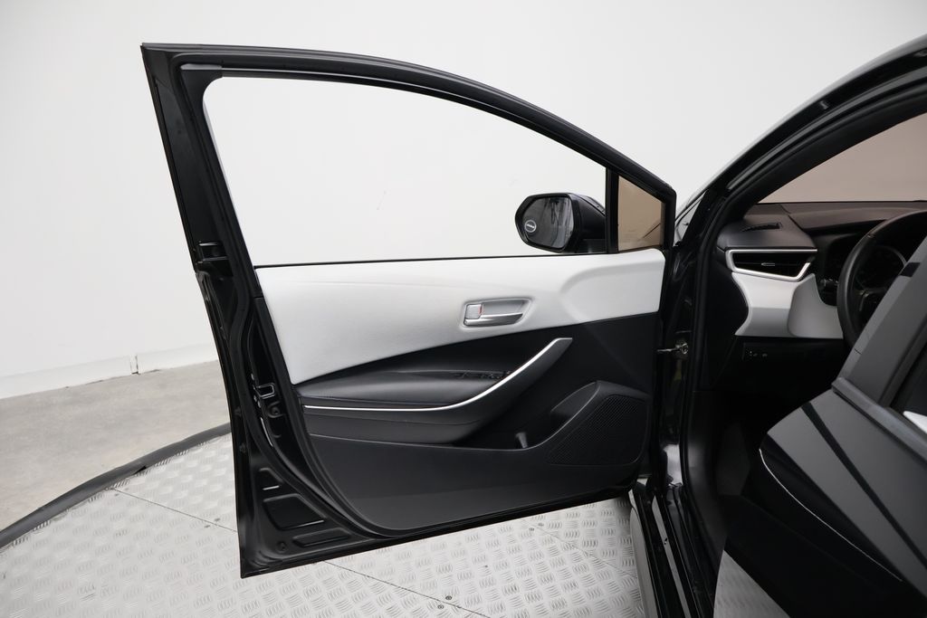 Thumbnail: 2021 Toyota Corolla - 16