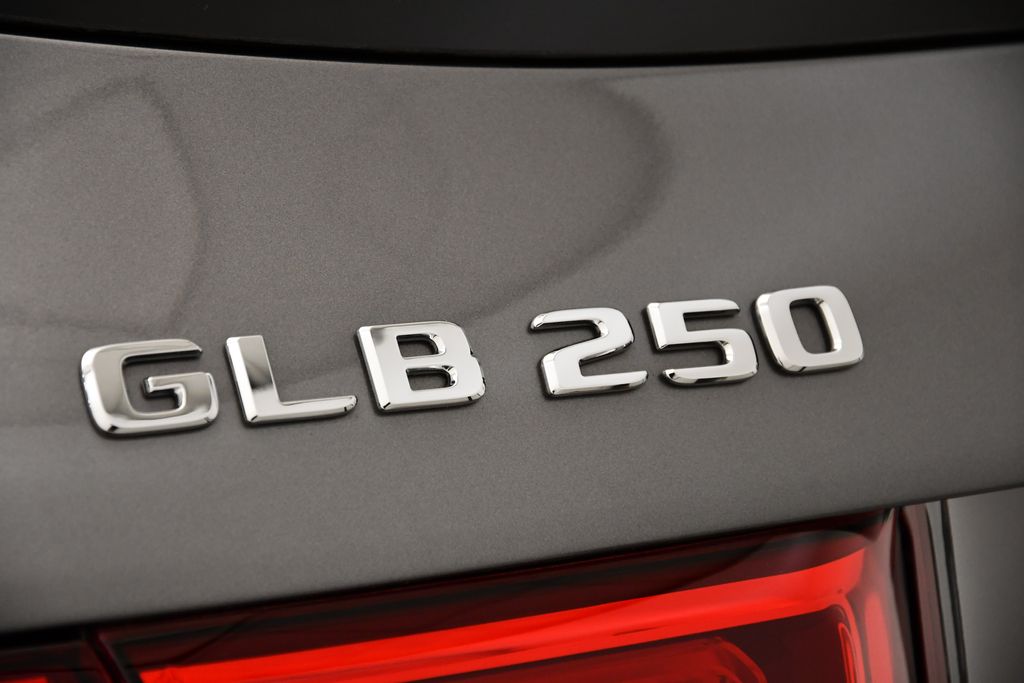 2021 Mercedes-Benz GLB 250 9