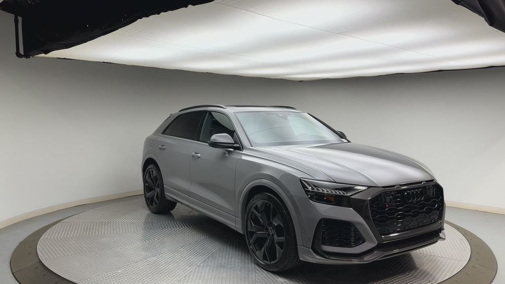 Thumbnail: 2023 Audi RS Q8 - 8