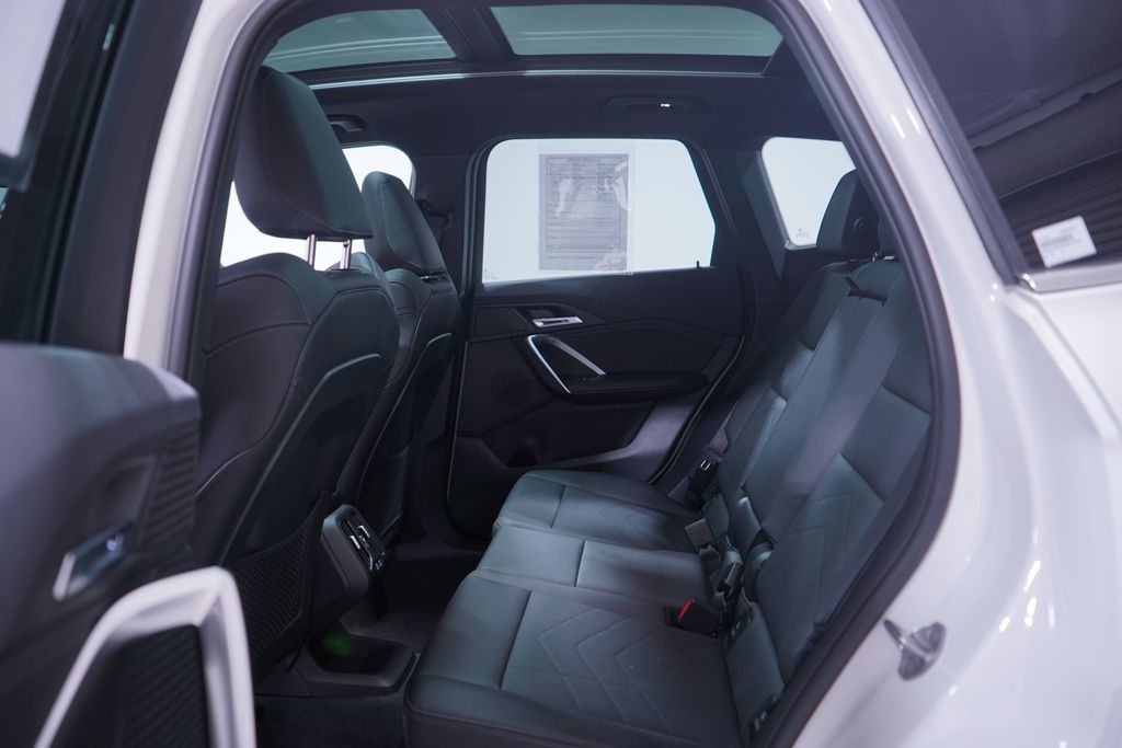 Thumbnail: 2023 BMW X1 - 9