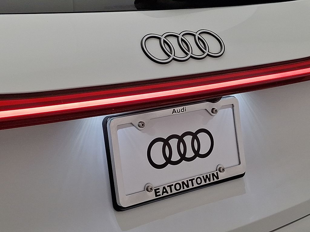 Thumbnail: 2025 Audi Q5 - 30