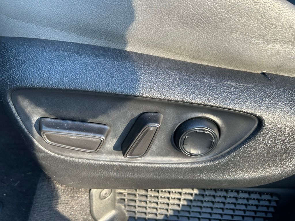Thumbnail: 2022 Toyota Sienna - 24