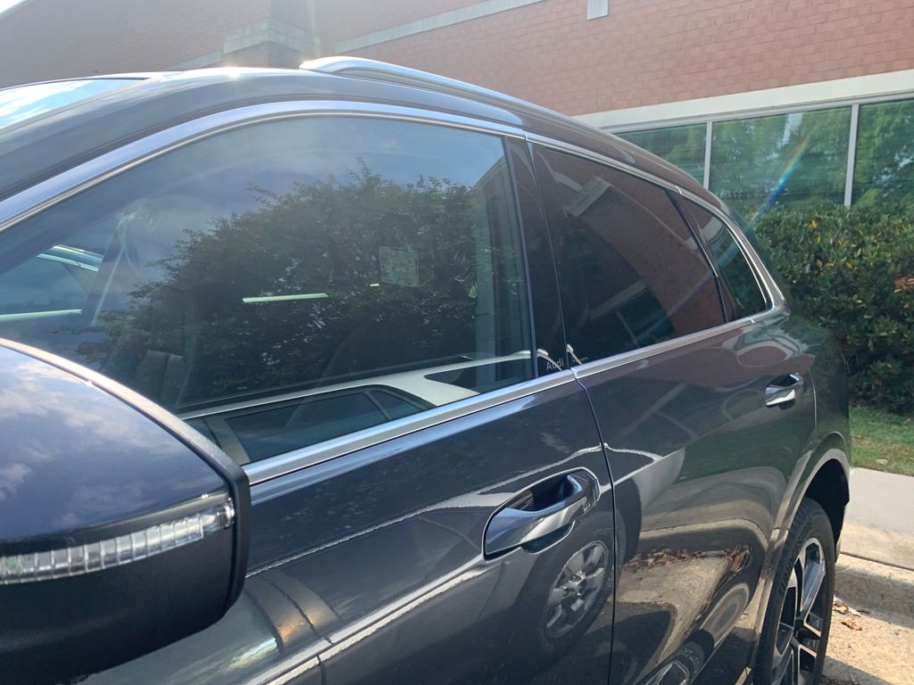 Thumbnail: 2025 Audi Q5 - 4