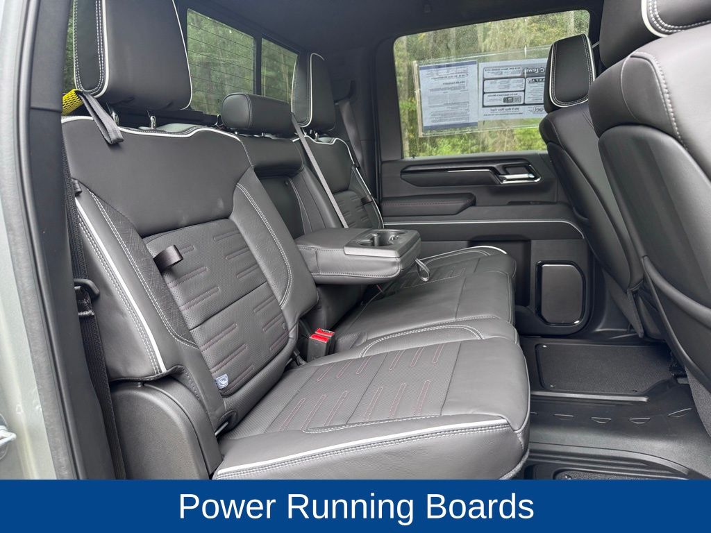 2025 GMC Sierra 2500HD 4WD Crew Cab Standard Bed AT4X