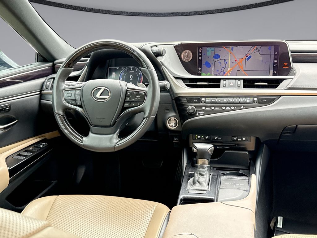 Thumbnail: 2020 Lexus ES - 19