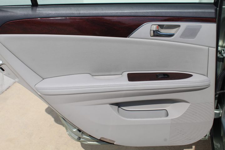 Used Car 2009 Toyota Avalon  For Sale In Georgetown, Texas