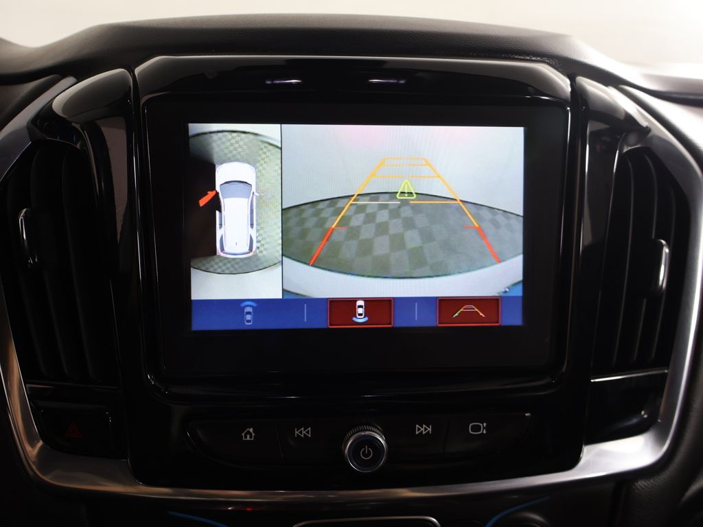 Used 2018 White Chevrolet 3LT image 46