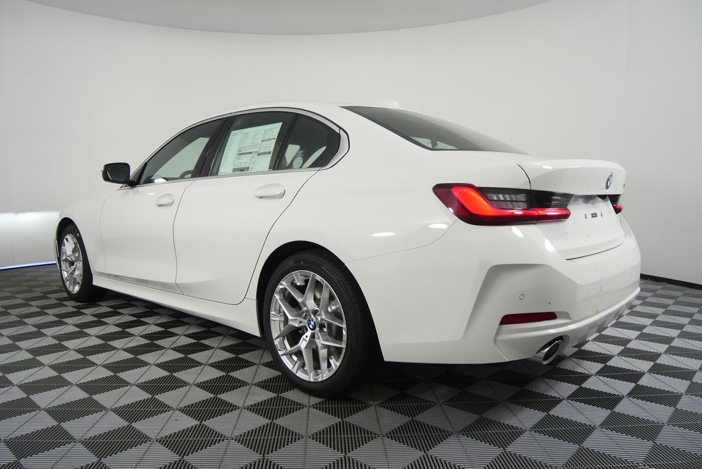 Thumbnail: 2026 BMW 3 Series - 5