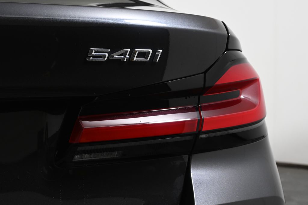 Thumbnail: 2022 BMW 5 Series - 13