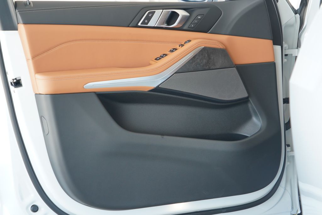 Thumbnail: 2026 BMW X5 - 9
