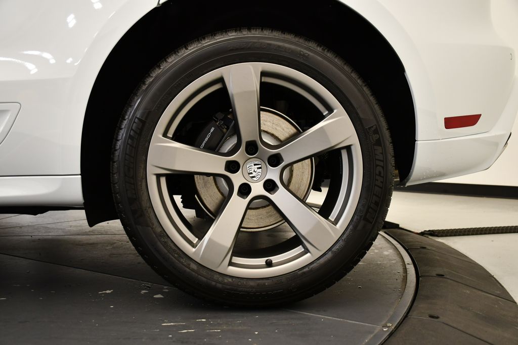 Thumbnail: 2026 Porsche Macan - 17