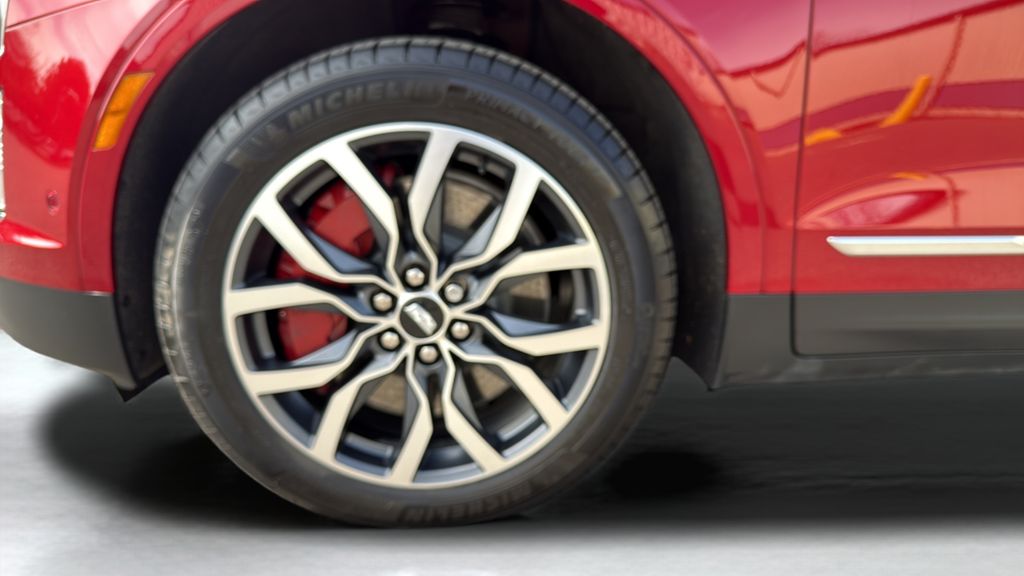 used 2025 Cadillac XT5 car, priced at $56,800