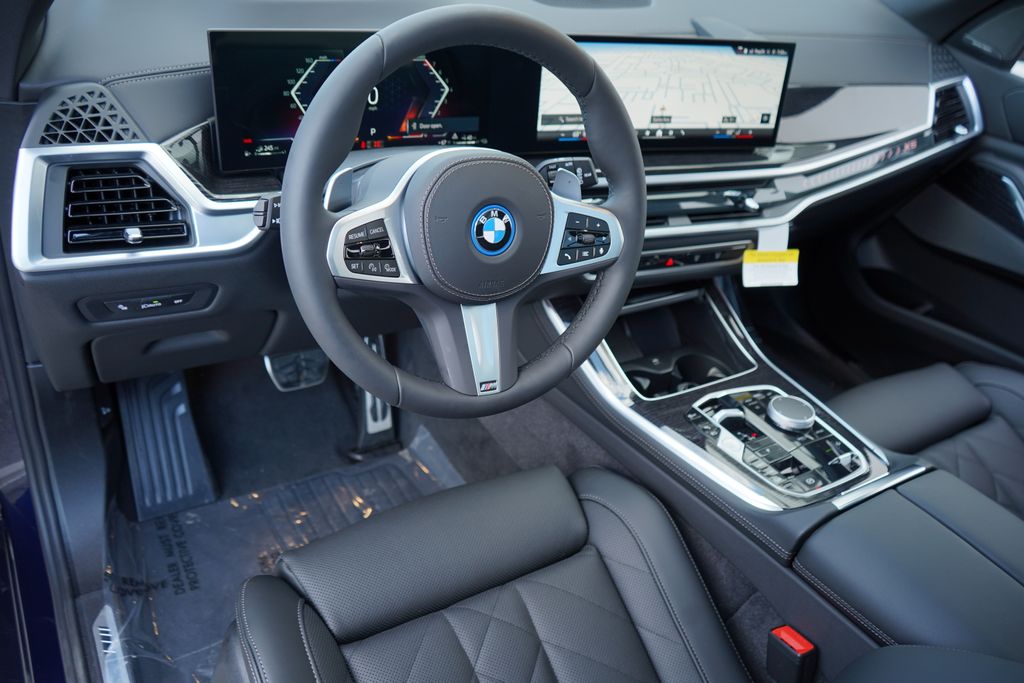 Thumbnail: 2026 BMW X5 - 13