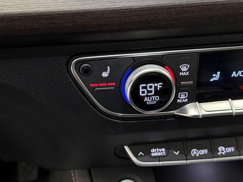 Thumbnail: 2023 Audi Q5 - 30