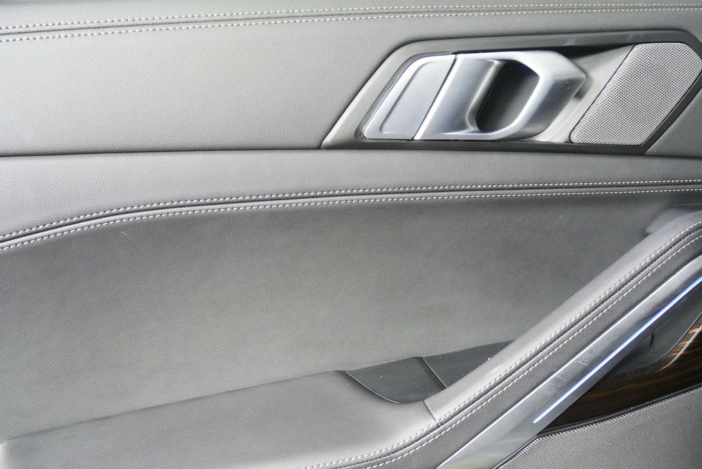 Thumbnail: 2025 BMW X6 - 15