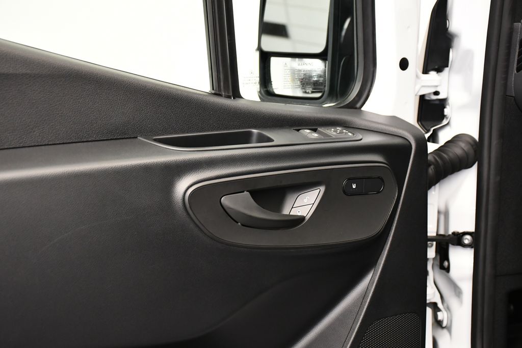 Thumbnail: 2025 Mercedes-Benz Sprinter - 21