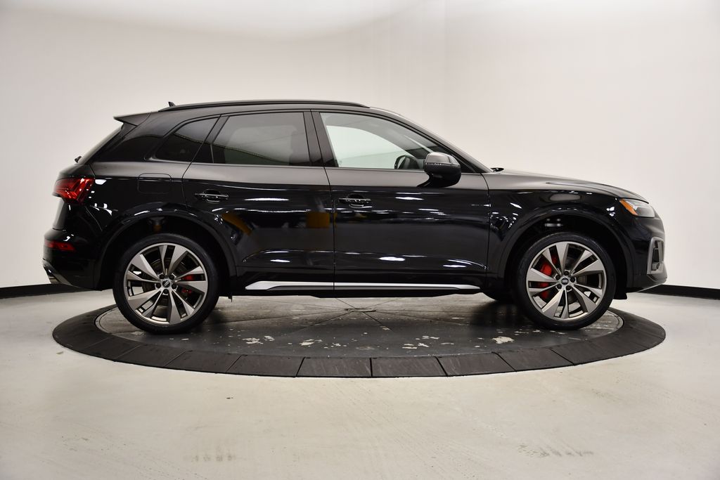 2025 Audi SQ5  6