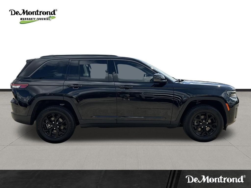 2026 Jeep Grand Cherokee Altitude Black at Victoria Chrysler Dodge Jeep Ram