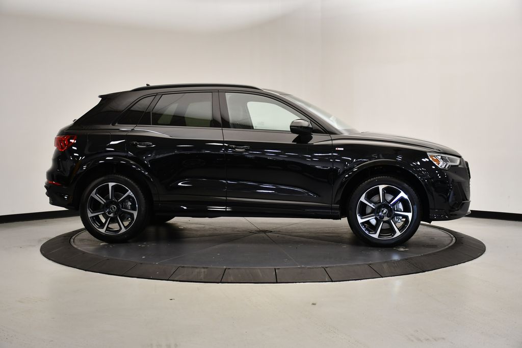 Thumbnail: 2025 Audi Q3 - 6