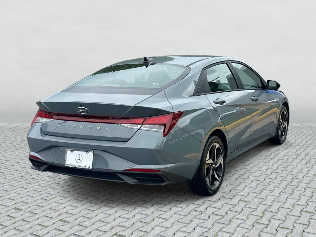 Thumbnail: 2023 Hyundai Elantra - 5