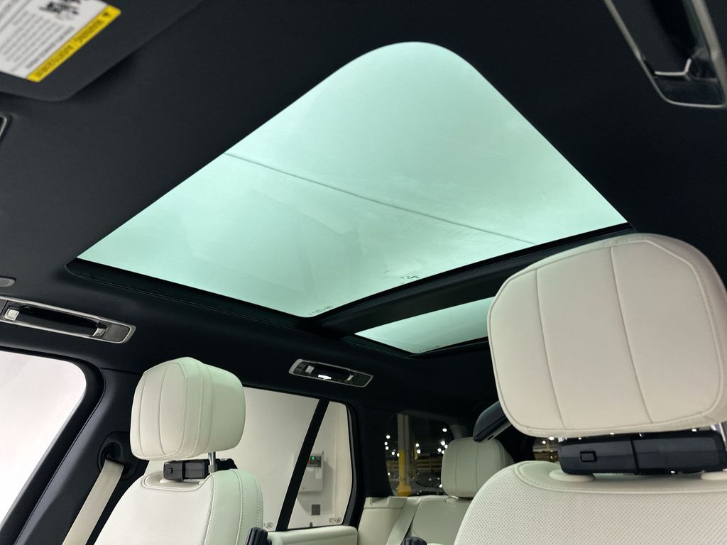 Thumbnail: 2026 Land Rover Range Rover - 19
