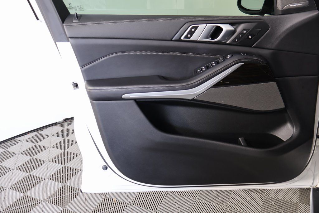 Thumbnail: 2020 BMW X5 - 12