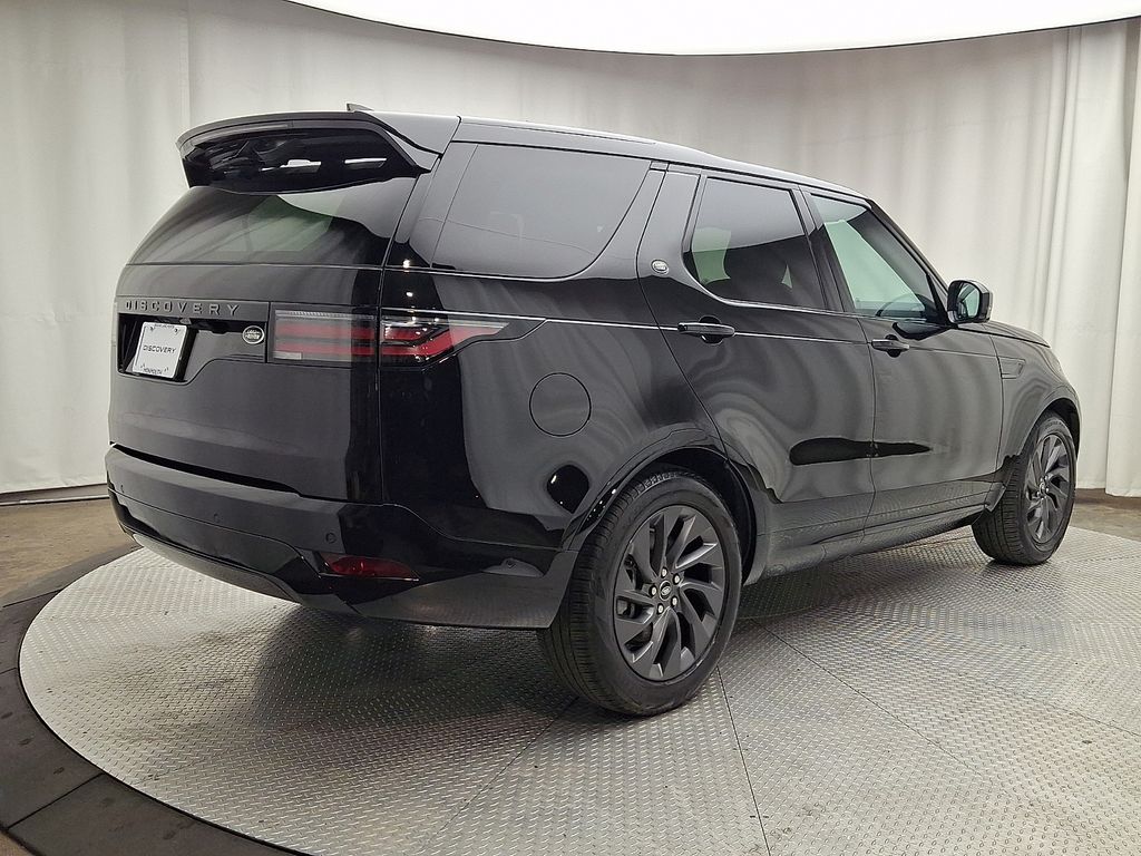Thumbnail: 2023 Land Rover Discovery - 4