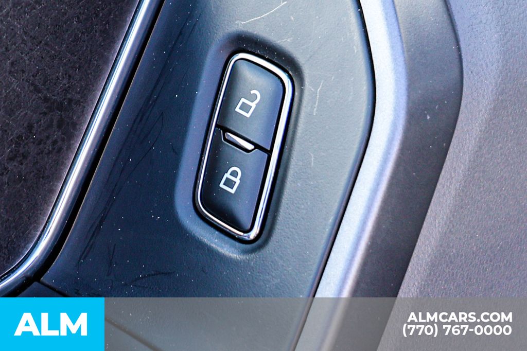 Used 2025 Silver Ford XLT image 47