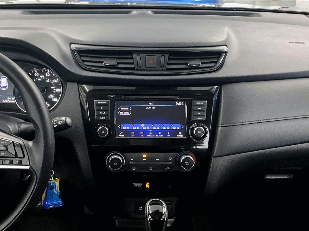 2019 Nissan Rogue — photo 18