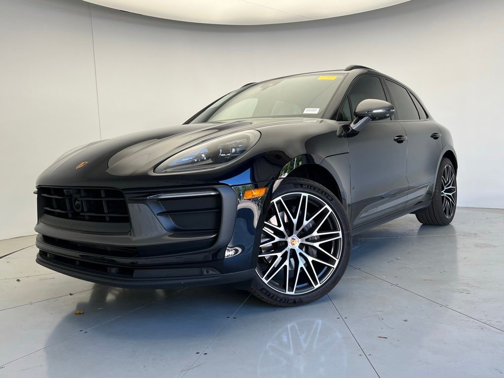 2024 Porsche Macan T's photo