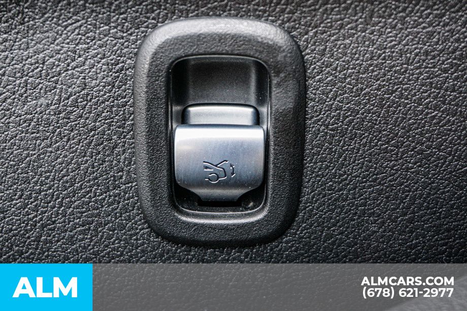 Used 2025 Black Mercedes-Benz C 300 image 49