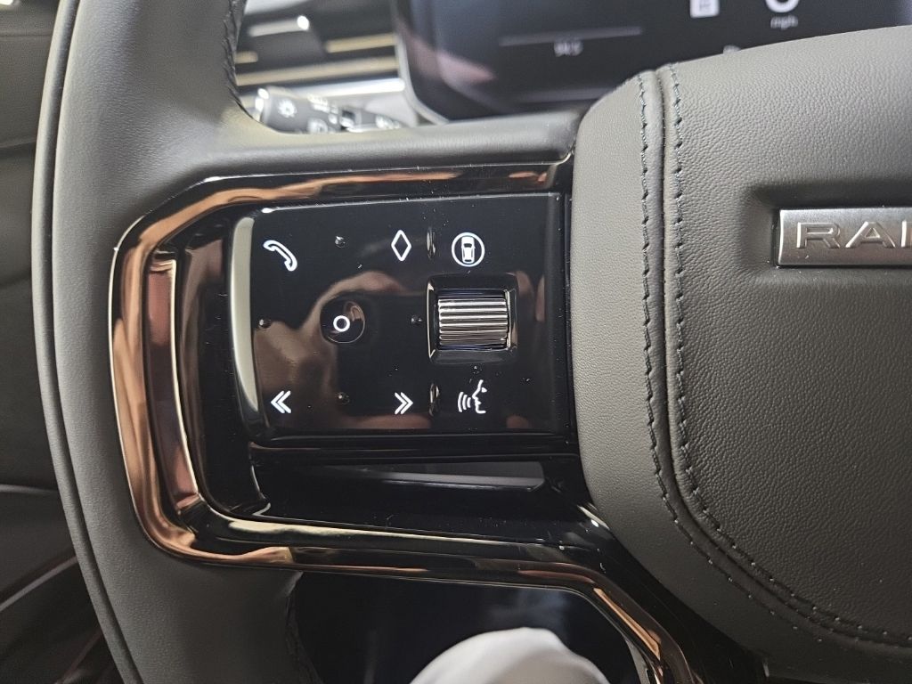 New 2026 Black Land Rover Dynamic SE image 16