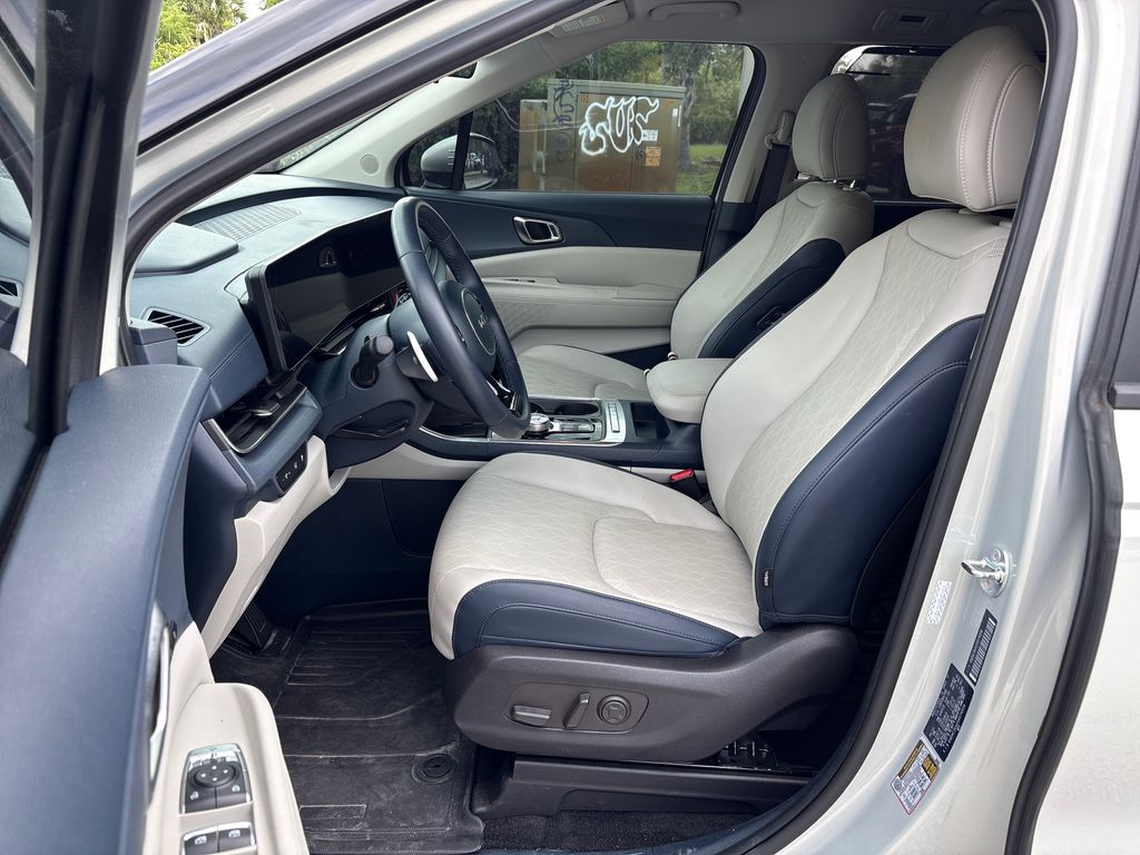 Certified Used 2025 White Kia EX image 30