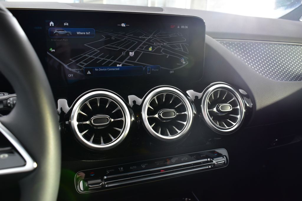 Thumbnail: 2025 Mercedes-Benz GLA - 18