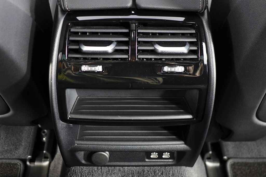 Thumbnail: 2023 BMW 5 Series - 23