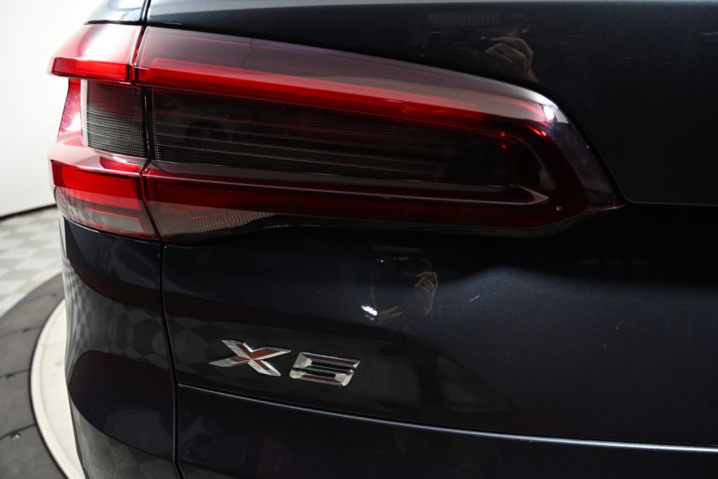 Thumbnail: 2022 BMW X5 - 11