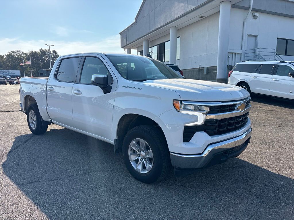 Summit White 2026 Chevrolet Silverado 1500 Pickup Truck Four-Wheel Drive Automatic