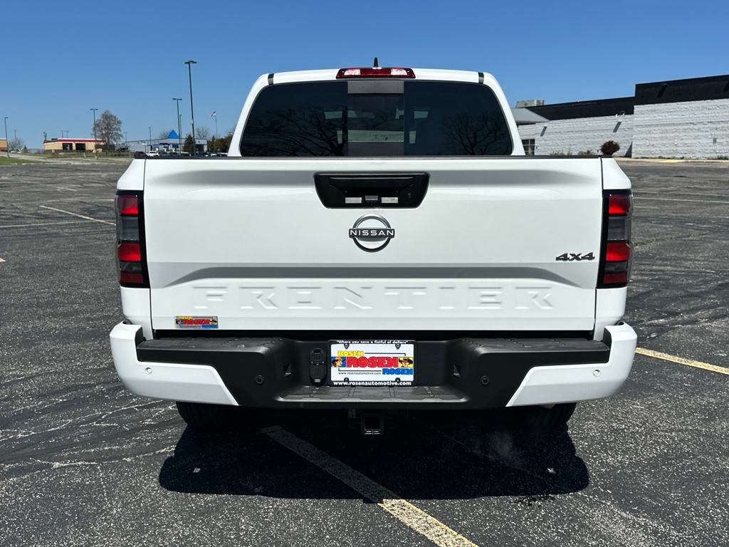 2025 Nissan Frontier SV photo