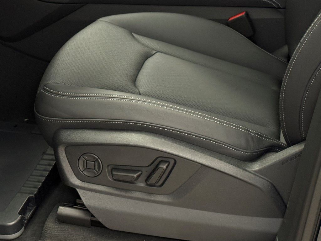 2025 Audi Q7  32