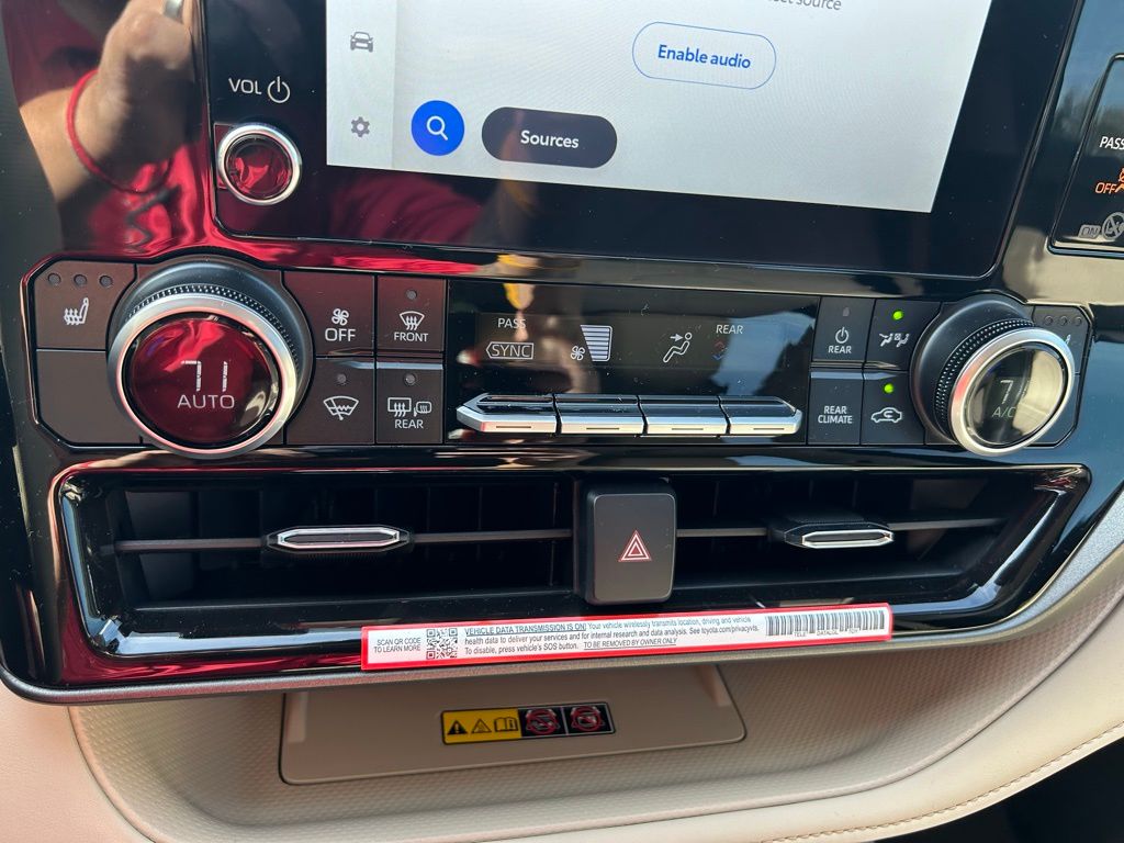 Thumbnail: 2025 Toyota Highlander - 27