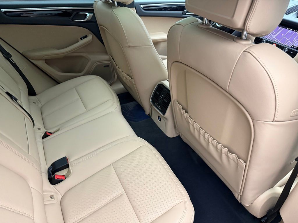 Thumbnail: 2026 Porsche Macan - 28