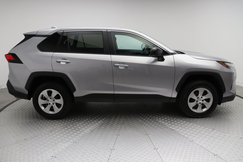 2023 Toyota RAV4 LE 7