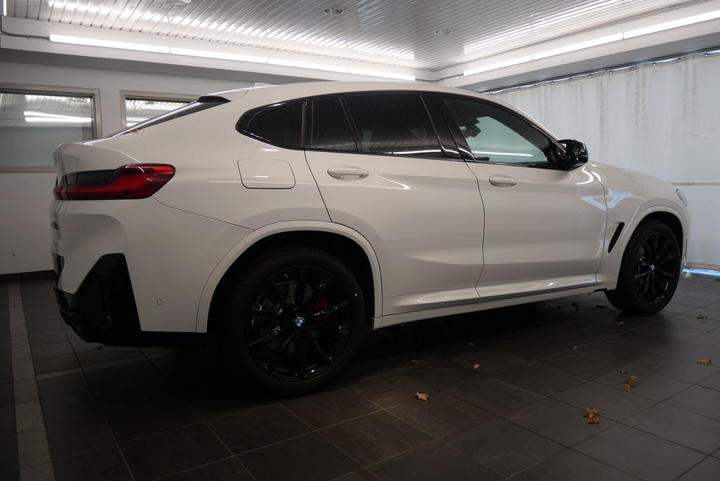 2025 BMW X4 M40i 7