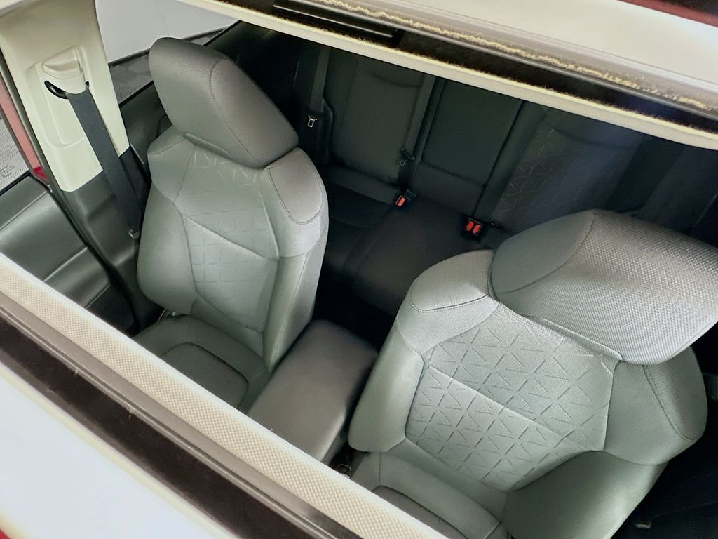 Thumbnail: 2025 Toyota RAV4 - 21