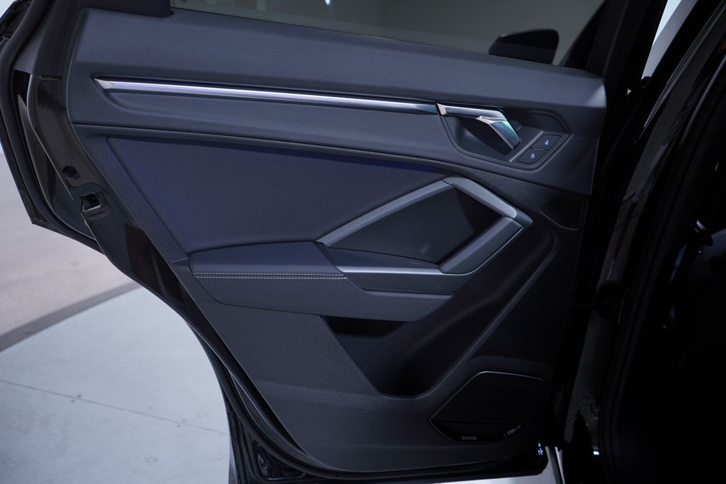 Thumbnail: 2022 Audi Q3 - 15